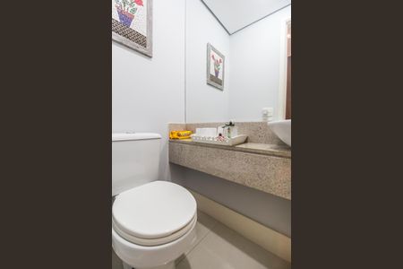 Apartamento à venda com 202m², 4 quartos e 3 vagasBanheiro da Suíte 3