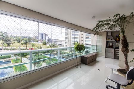 Apartamento à venda com 202m², 4 quartos e 3 vagasVaranda gourmet