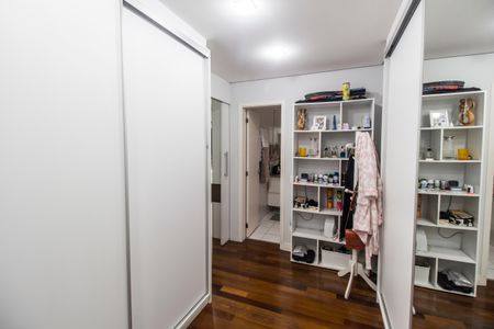Apartamento à venda com 202m², 4 quartos e 3 vagasCloset da suíte 2