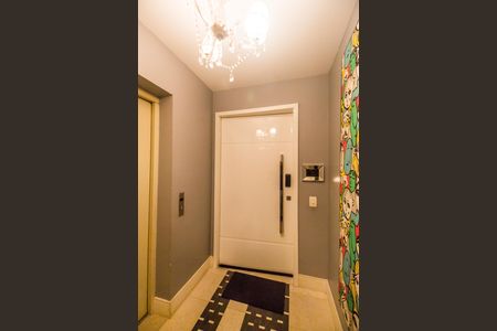 Apartamento à venda com 202m², 4 quartos e 3 vagasEntrada