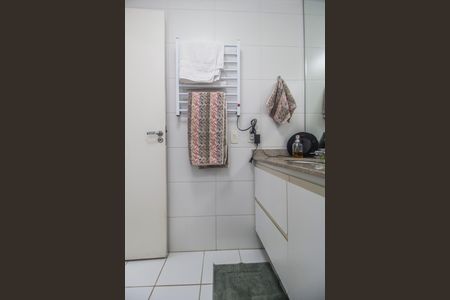 Apartamento à venda com 202m², 4 quartos e 3 vagasBanheiro da Suíte 2