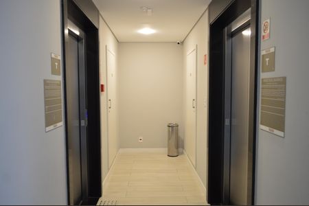 Studio à venda com 24m², 1 quarto e sem vagaElevadores