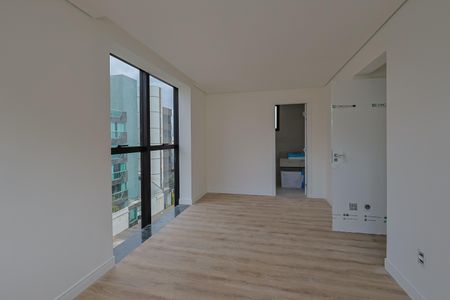 Apartamento à venda com 80m², 3 quartos e 2 vagas Apartamento à venda com 80m², 3 quartos e 2 vagasSuíte