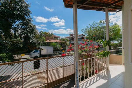 Casa à venda com 235m², 3 quartos e 4 vagasQuintal