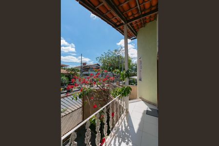 Casa à venda com 235m², 3 quartos e 4 vagasQuintal