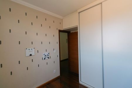 Casa à venda com 235m², 3 quartos e 4 vagasQuarto 2