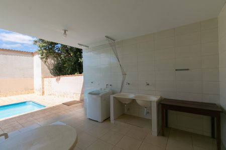 Casa à venda com 235m², 3 quartos e 4 vagasÁrea de Serviço