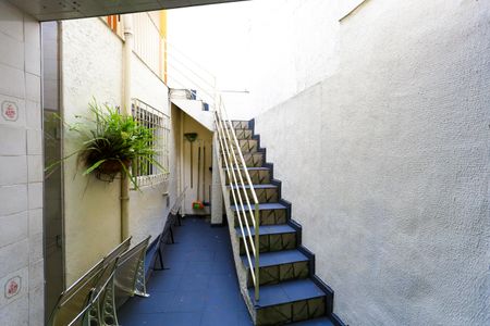 Casa à venda com 95m², 3 quartos e 1 vagaEscada