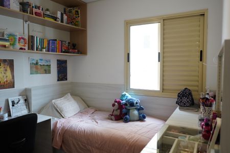 Apartamento à venda com 108m², 4 quartos e 2 vagasQuarto 2