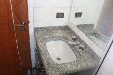 Apartamento à venda com 167m², 3 quartos e 2 vagasBanheiro de Serviço