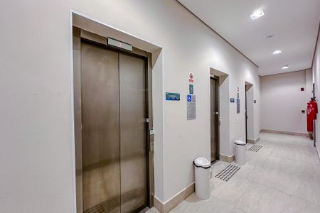 Apartamento para alugar com 64m², 2 quartos e 1 vagaÁrea comum