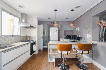 Apartamento à venda com 230m², 3 quartos e 3 vagasCozinha