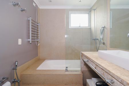 Apartamento à venda com 230m², 3 quartos e 3 vagasBanheiro da Suíte