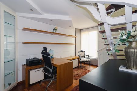 Apartamento à venda com 230m², 3 quartos e 3 vagasEscritório