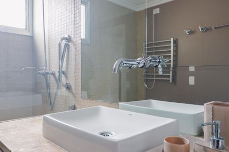 Apartamento à venda com 230m², 3 quartos e 3 vagasBanheiro da Suíte