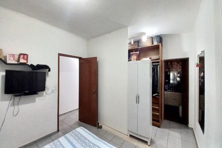 Casa à venda com 432m², 5 quartos e 4 vagas Casa à venda com 432m², 5 quartos e 4 vagas Suíte 2