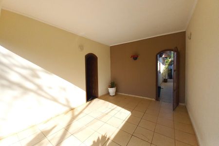 Casa à venda com 432m², 5 quartos e 4 vagas Casa à venda com 432m², 5 quartos e 4 vagasGaragem