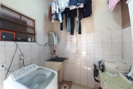 Casa à venda com 432m², 5 quartos e 4 vagas Casa à venda com 432m², 5 quartos e 4 vagasÁrea de Serviço