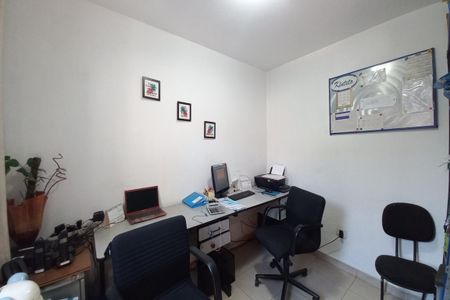 Casa à venda com 432m², 5 quartos e 4 vagas Casa à venda com 432m², 5 quartos e 4 vagasEscritório