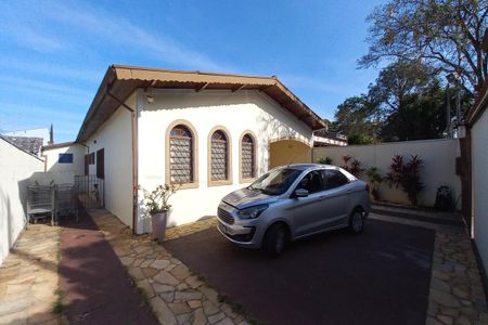 Casa à venda com 432m², 5 quartos e 4 vagas Casa à venda com 432m², 5 quartos e 4 vagasGaragem