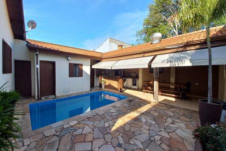 Casa à venda com 432m², 5 quartos e 4 vagas Casa à venda com 432m², 5 quartos e 4 vagasÁrea comum - Piscina