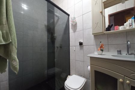 Casa à venda com 432m², 5 quartos e 4 vagas Casa à venda com 432m², 5 quartos e 4 vagasBanheiro da Suíte 3