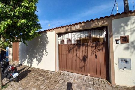 Casa à venda com 432m², 5 quartos e 4 vagas Casa à venda com 432m², 5 quartos e 4 vagasFachada