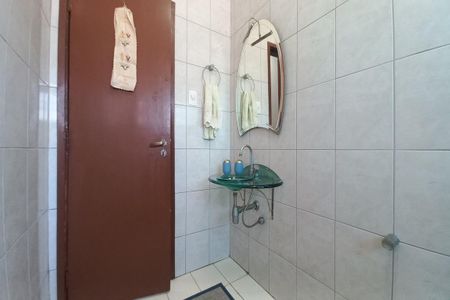 Casa à venda com 432m², 5 quartos e 4 vagas Casa à venda com 432m², 5 quartos e 4 vagasBanheiro