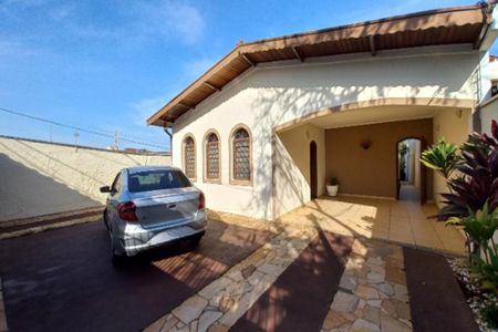 Casa à venda com 432m², 5 quartos e 4 vagas Casa à venda com 432m², 5 quartos e 4 vagasGaragem
