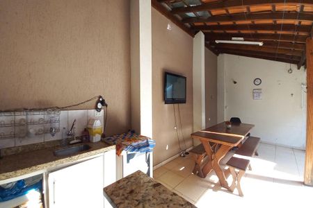 Casa à venda com 432m², 5 quartos e 4 vagas Casa à venda com 432m², 5 quartos e 4 vagasÁrea comum - Churrasqueira