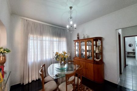 Casa à venda com 432m², 5 quartos e 4 vagas Casa à venda com 432m², 5 quartos e 4 vagasSala de Jantar