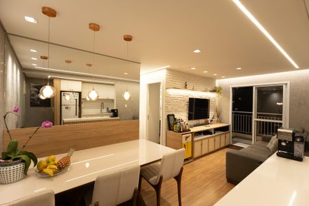 Sala  de apartamento para alugar com 2 quartos, 62m² em Chácara Santo Antônio, São Paulo