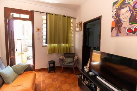 Casa à venda com 80m², 2 quartos e sem vaga Casa à venda com 80m², 2 quartos e sem vagaSala