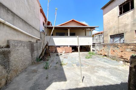 Casa à venda com 170m², 4 quartos e sem vagaQuintal