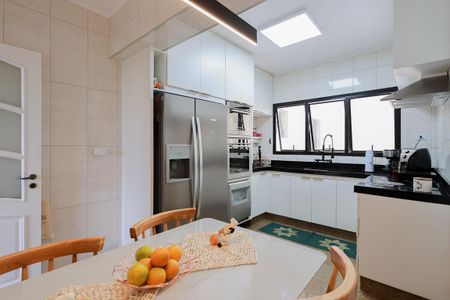 Apartamento à venda com 144m², 3 quartos e 2 vagasCozinha