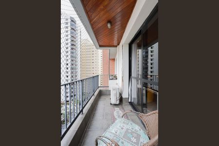 Apartamento à venda com 144m², 3 quartos e 2 vagasVaranda da sala de estar