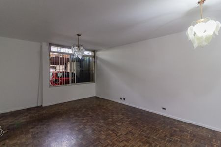 Casa à venda com 190m², 3 quartos e 2 vagasSala