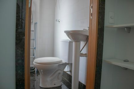 Apartamento para alugar com 117m², 2 quartos e 2 vagas Apartamento para alugar com 117m², 2 quartos e 2 vagasBanheiro de Serviço