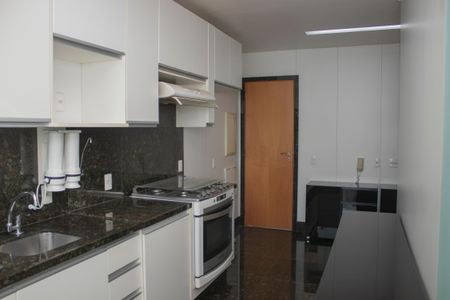 Apartamento para alugar com 117m², 2 quartos e 2 vagas Apartamento para alugar com 117m², 2 quartos e 2 vagasCozinha