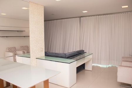 Apartamento para alugar com 117m², 2 quartos e 2 vagas Apartamento para alugar com 117m², 2 quartos e 2 vagasSala