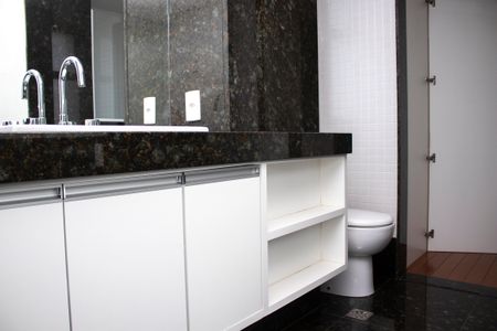 Apartamento para alugar com 117m², 2 quartos e 2 vagas Apartamento para alugar com 117m², 2 quartos e 2 vagasBanheiro