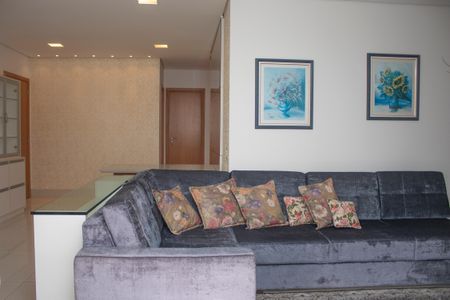 Apartamento para alugar com 117m², 2 quartos e 2 vagas Apartamento para alugar com 117m², 2 quartos e 2 vagasSala