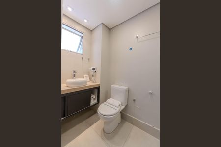 Apartamento à venda com 29m², 1 quarto e 1 vaga Apartamento à venda com 29m², 1 quarto e 1 vagaBanheiro da Suíte