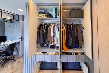 Studio à venda com 32m², 1 quarto e 1 vaga Studio à venda com 32m², 1 quarto e 1 vagaStudio