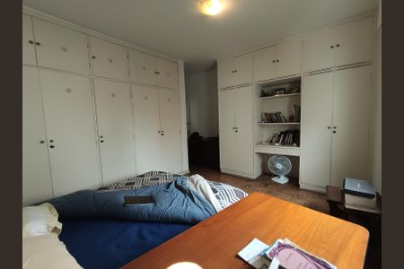 Apartamento à venda com 210m², 3 quartos e 2 vagas Apartamento à venda com 210m², 3 quartos e 2 vagasSuíte