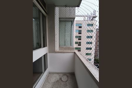 Apartamento à venda com 210m², 3 quartos e 2 vagas Apartamento à venda com 210m², 3 quartos e 2 vagasVaranda