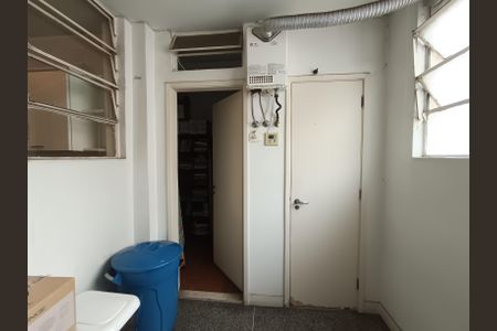 Apartamento à venda com 210m², 3 quartos e 2 vagas Apartamento à venda com 210m², 3 quartos e 2 vagasÁrea de Serviço