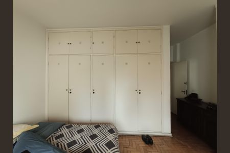 Apartamento à venda com 210m², 3 quartos e 2 vagas Apartamento à venda com 210m², 3 quartos e 2 vagasSuíte