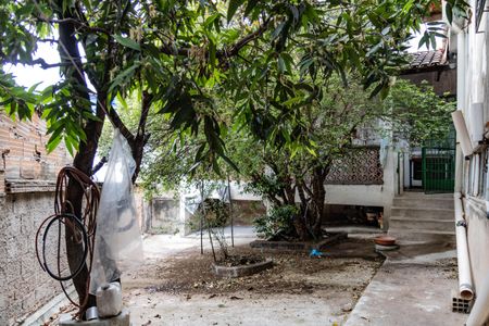 Casa à venda com 600m², 3 quartos e 2 vagasQuintal