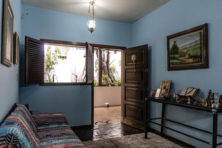 Casa à venda com 600m², 3 quartos e 2 vagasSala